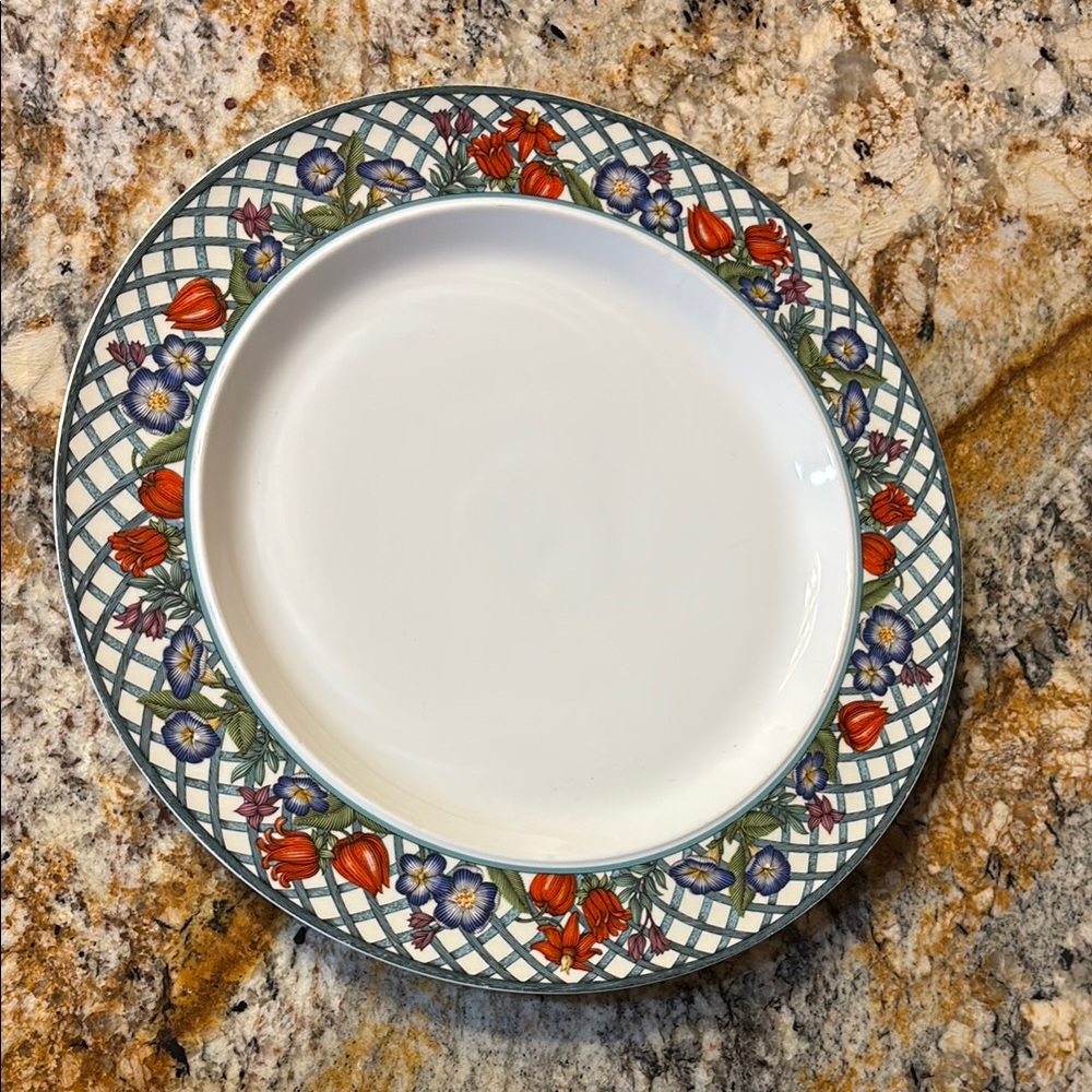 Dansk Nordic Garden-Lattice & Ribbon Large Plate/Platter 13 inches - Picture 1 of 7
